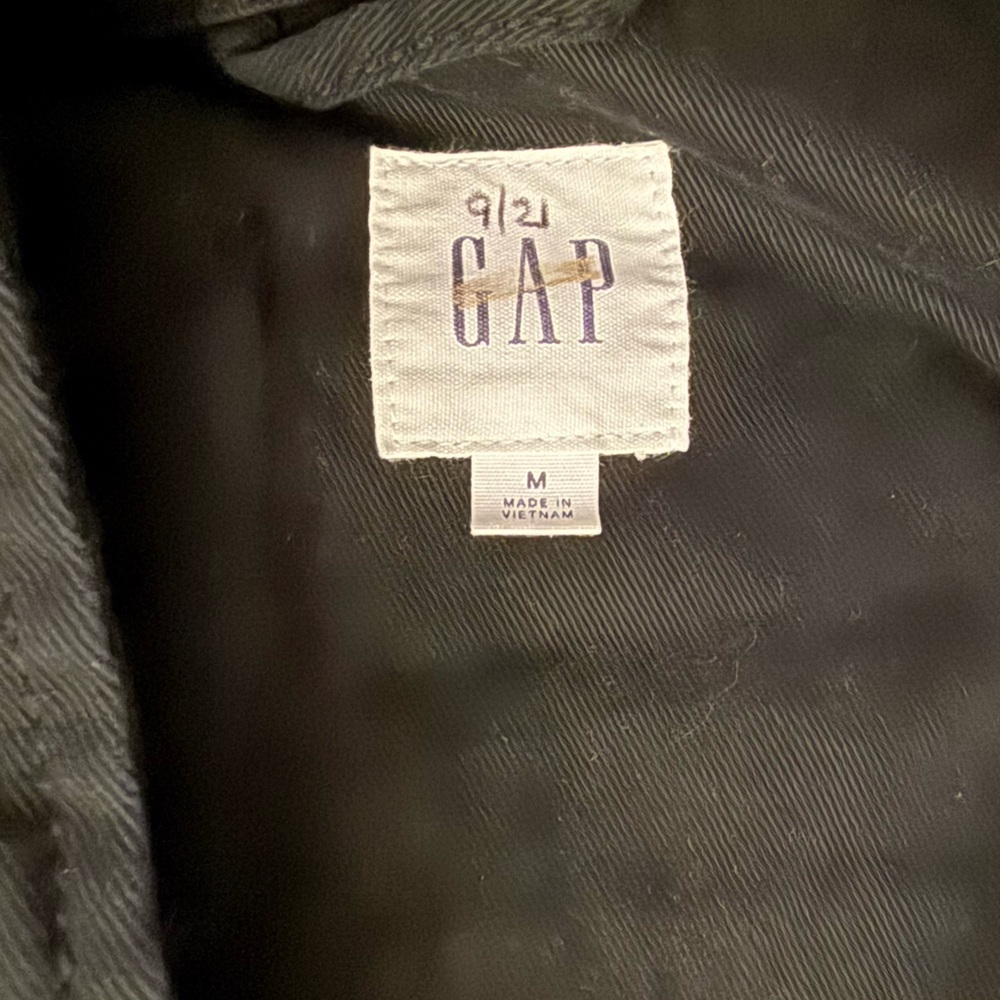 GAP Women's Utility Jacket in Black - Picture 3 of 3